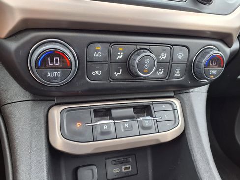 Used 2020 GMC Acadia Denali w/ LPO, Floor Liner Package AWD/4WD image 7
