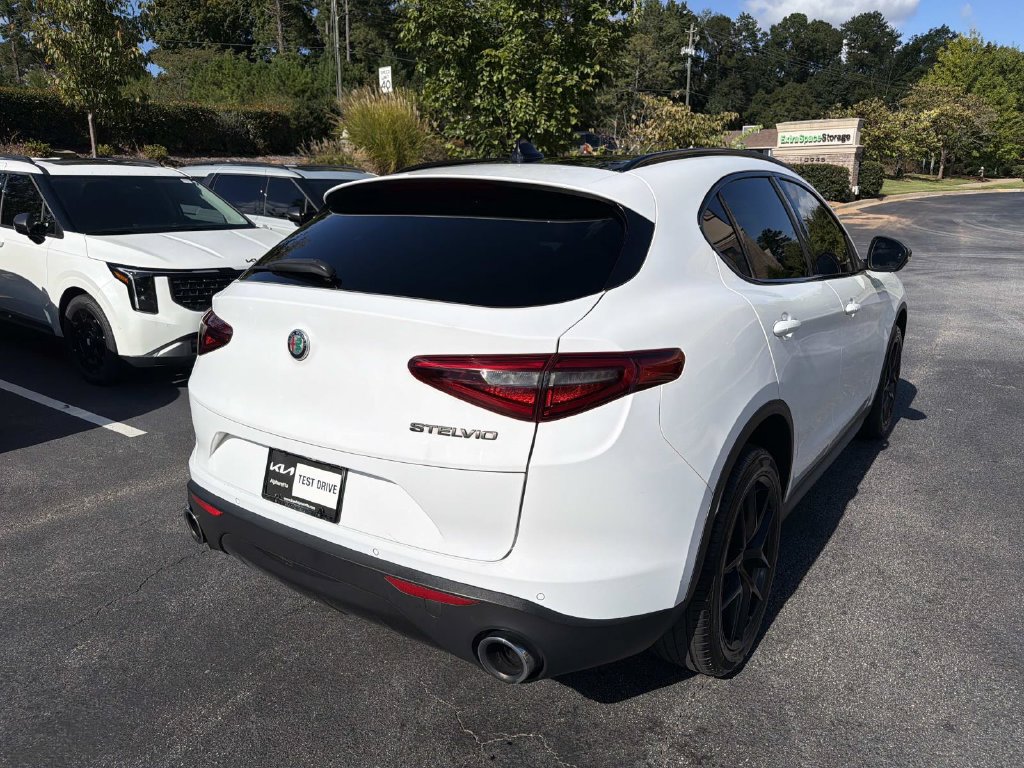 Used 2021 Alfa Romeo Stelvio Sprint w/ Nero Edizione RWD image 3