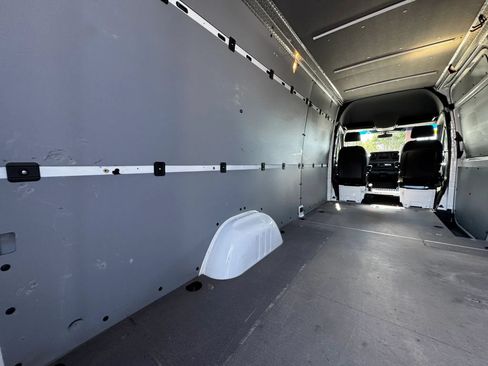 Used 2021 Mercedes-Benz Sprinter 2500 image 24