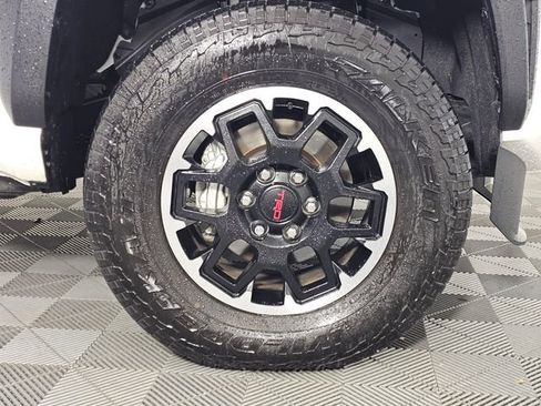 Used 2025 Toyota Tacoma 4x4 Double Cab Hybrid image 9