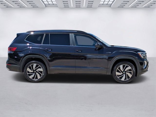Used 2024 Volkswagen Atlas SE FWD image 3