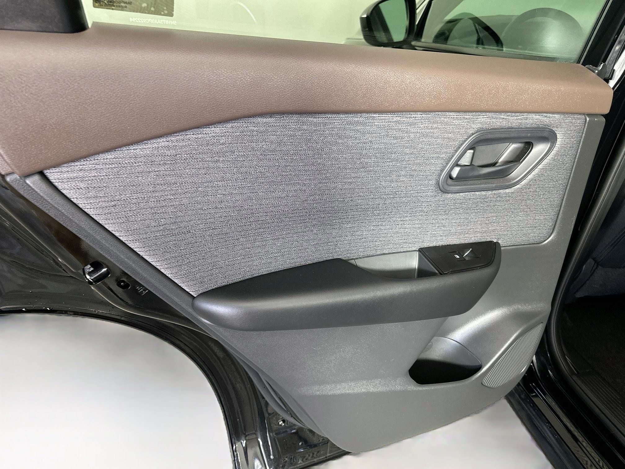 Used 2023 Nissan Rogue S FWD image 25