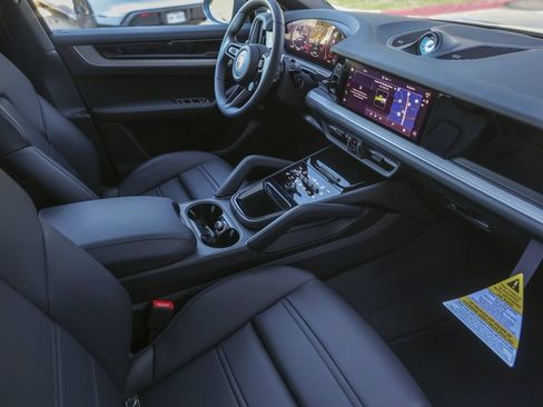 New 2026 Porsche Cayenne E-Hybrid Coupe AWD/4WD image 40