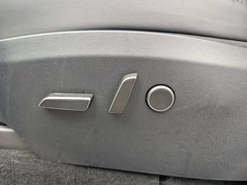 Used 2024 Tesla Model Y Long Range AWD/4WD image 15