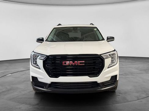 Used 2024 GMC Terrain SLE w/ Driver Convenience Package FWD image 10