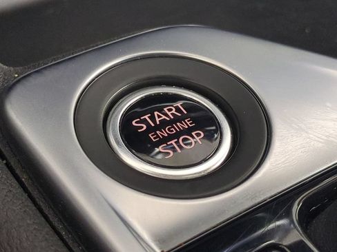 Used 2025 Nissan Sentra SV FWD image 33