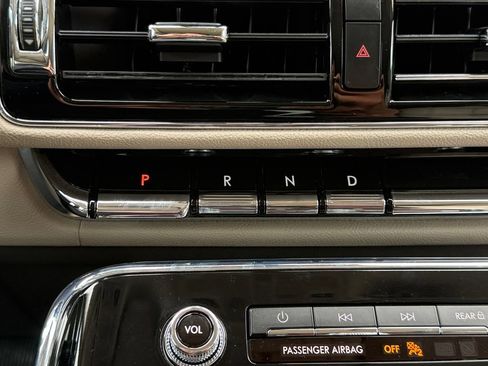 Used 2024 Lincoln Navigator Reserve AWD/4WD image 19