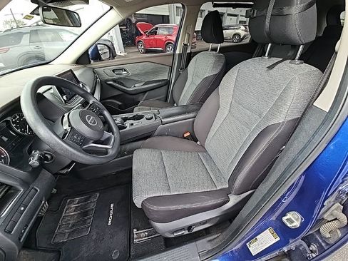 Used 2021 Nissan Rogue SV image 5