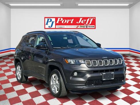 Certified 2022 Jeep Compass Latitude image 2