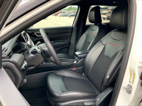 Used 2025 Jeep Compass Trailhawk AWD/4WD image 22