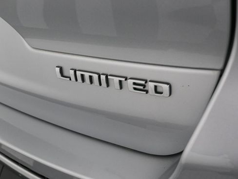 Used 2021 Jeep Grand Cherokee L Limited AWD/4WD image 13