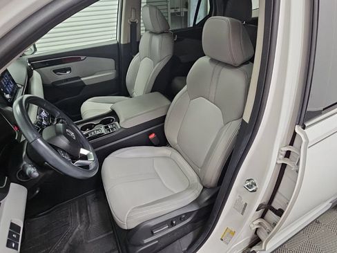 Used 2024 Honda Pilot Touring image 29