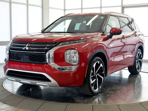 Used 2023 Mitsubishi Outlander SEL image 4