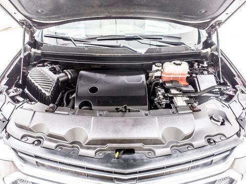 Used 2021 Chevrolet Traverse LT FWD image 39