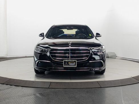 Used 2024 Mercedes-Benz S 580e 4MATIC Sedan image 2