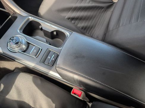 Used 2020 Ford Fusion SE image 16