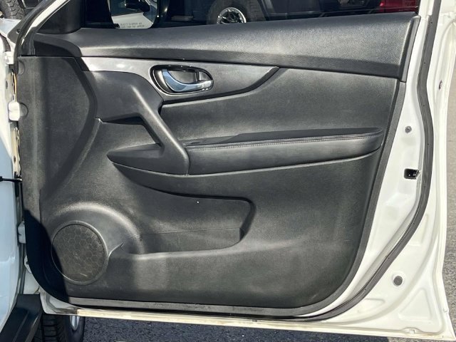 Used 2017 Nissan Rogue S FWD image 25