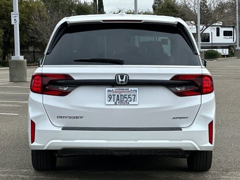 Used 2025 Honda Odyssey Sport-L image 5