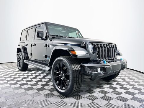 Used 2021 Jeep Wrangler Unlimited Sahara image 8