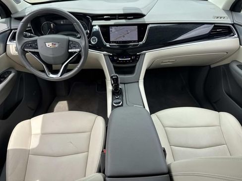 Used 2024 Cadillac XT6 Premium Luxury FWD image 17