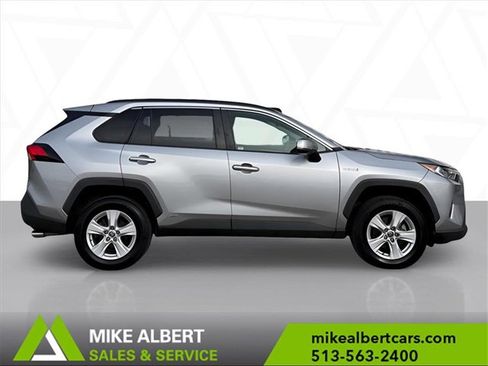Used 2021 Toyota RAV4 XLE image 3