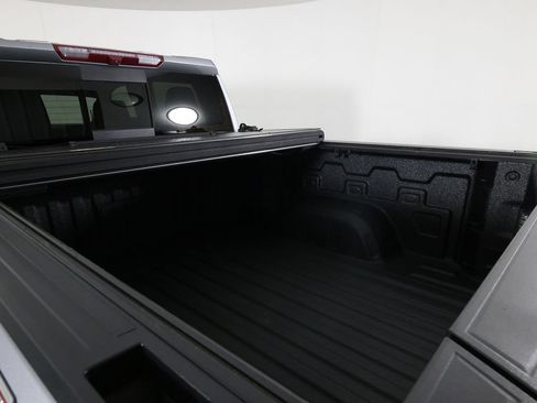 Used 2024 GMC Sierra 1500 Elevation w/ Elevation Premium Package AWD/4WD image 8