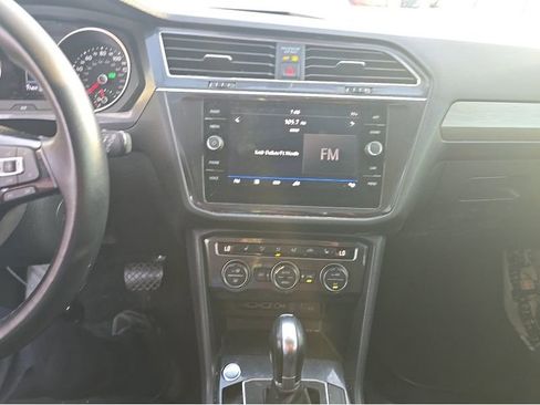Used 2019 Volkswagen Tiguan SE FWD image 14