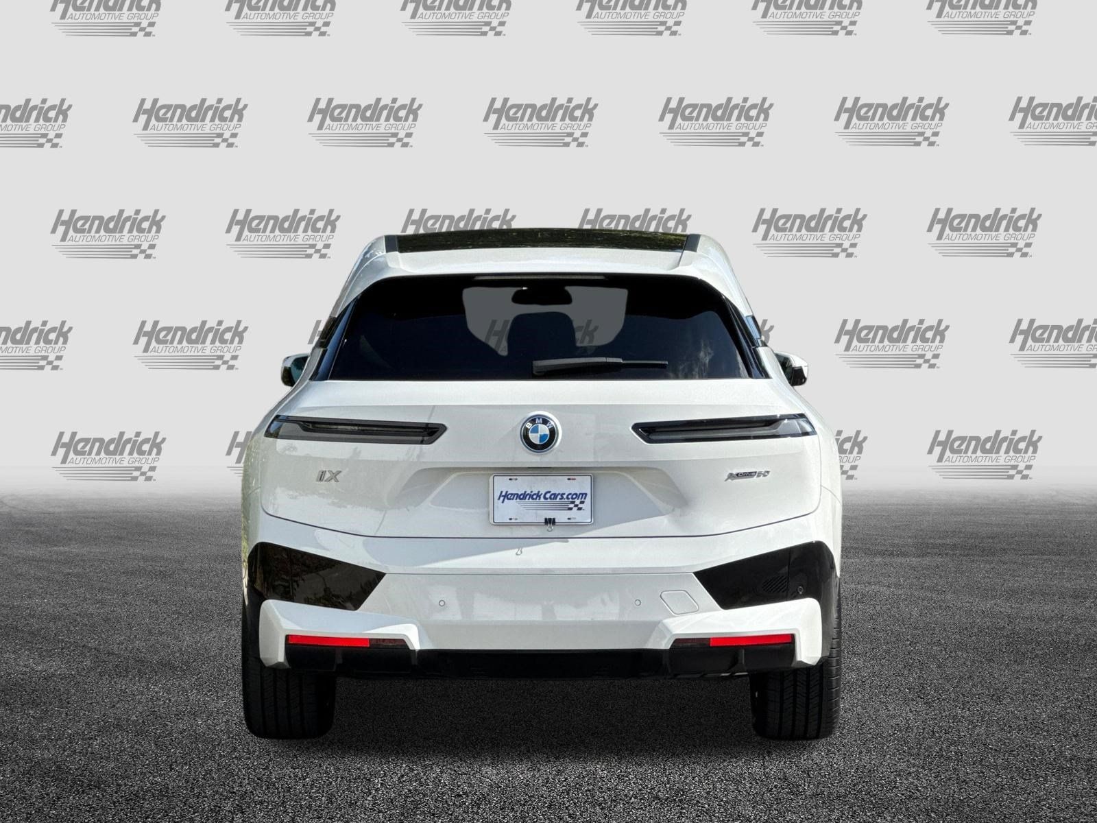 Used 2024 BMW iX xDrive50 w/ Sport Package AWD/4WD image 6