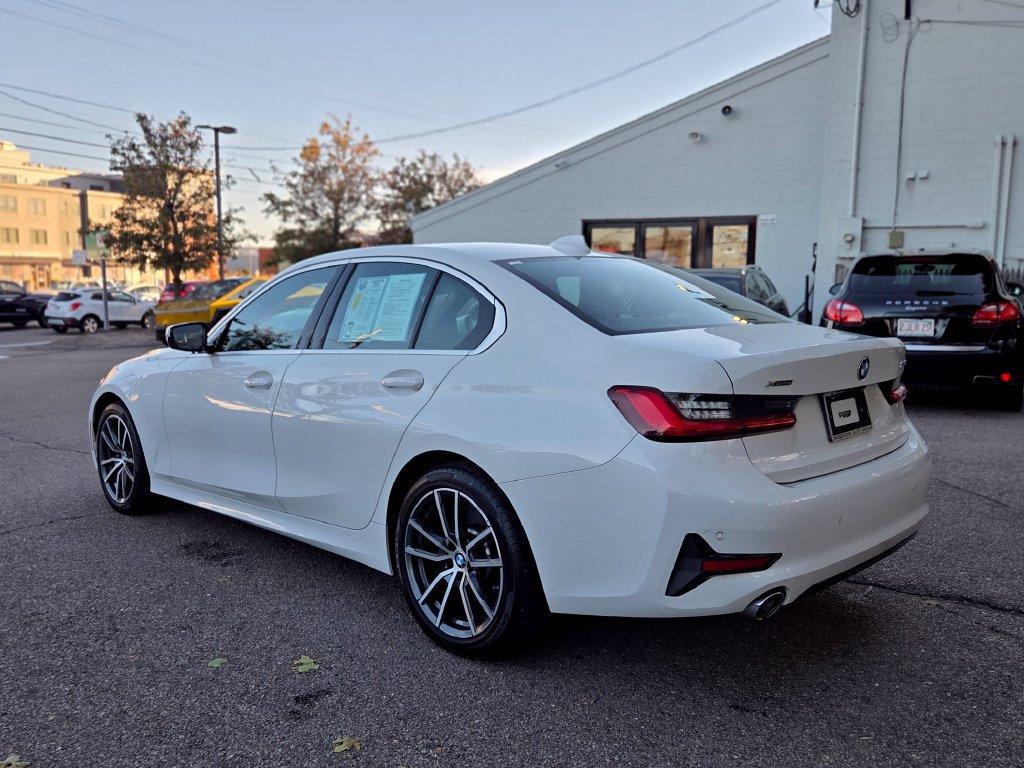 Used 2019 BMW 330i xDrive Sedan w/ Driving Assistance Package AWD/4WD image 4