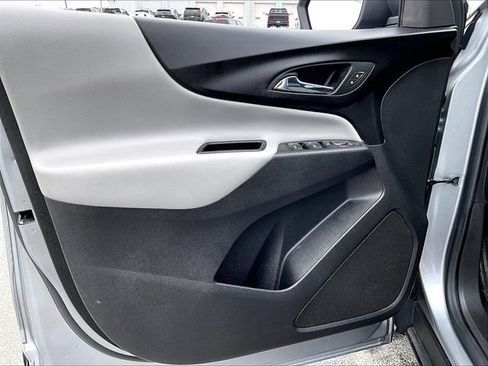 Used 2024 Chevrolet Equinox LS w/ LS Convenience Package image 9