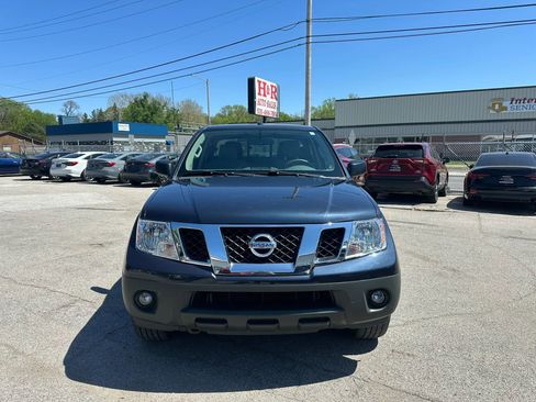 Used 2016 Nissan Frontier SV w/ SV Value Truck Package AWD/4WD image 2