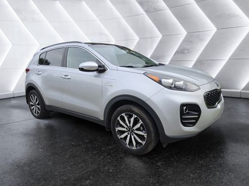 Used 2019 Kia Sportage EX w/ EX Premium Package AWD/4WD image 2