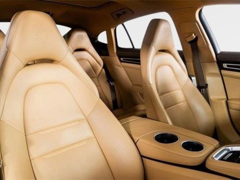 Used 2023 Porsche Panamera 4 Platinum Edition w/ Assistance Package image 29