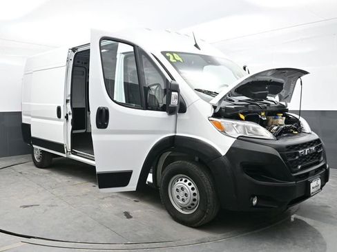 Used 2024 RAM ProMaster 2500 w/ Convenience Group FWD image 38