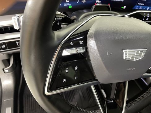 Used 2025 Cadillac Lyriq Sport image 24