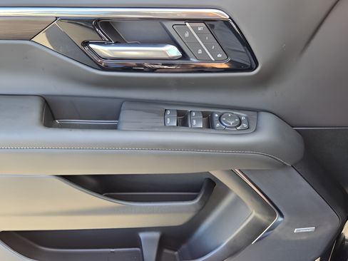 New 2026 Chevrolet Suburban Z71 w/ Z71 Off-Road Package AWD/4WD image 33