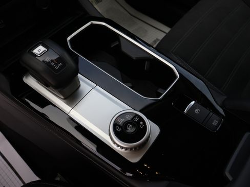 Used 2025 Mitsubishi Outlander SE FWD image 21