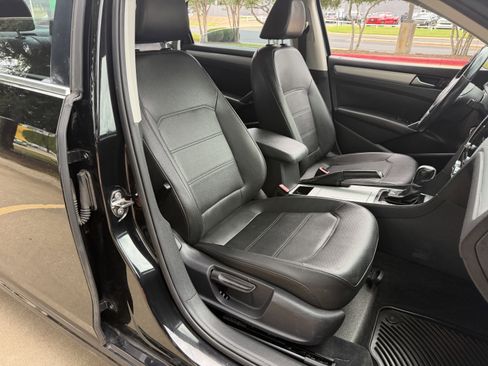 Used 2012 Volkswagen Passat 2.5 SE FWD image 10