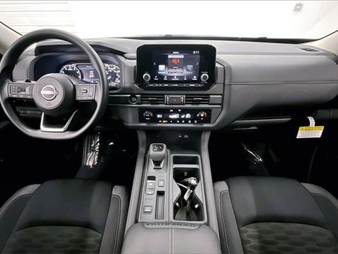 New 2025 Nissan Pathfinder S image 5