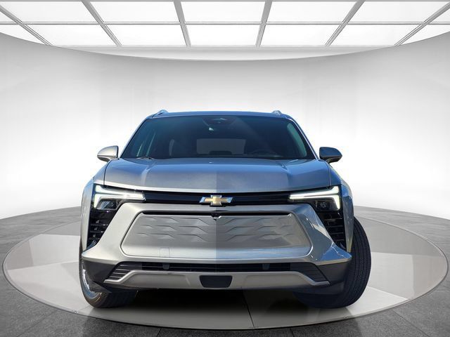 Used 2024 Chevrolet Blazer EV LT AWD/4WD image 2
