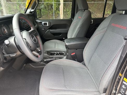 Used 2024 Jeep Gladiator Rubicon image 9