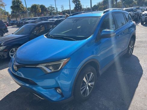Used 2018 Toyota RAV4 XLE image 4
