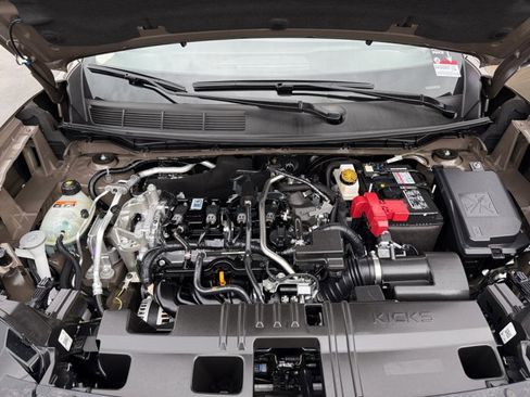 Used 2025 Nissan Kicks SR image 18