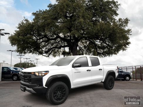 Used 2025 Chevrolet Colorado Trail Boss image 1