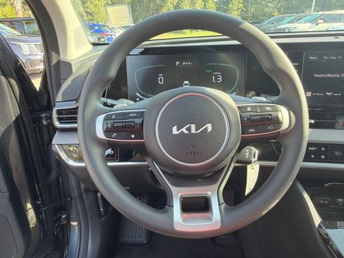 Certified 2025 Kia Sportage LX AWD/4WD image 12