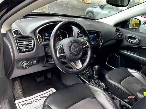 Used 2019 Jeep Compass Latitude AWD/4WD image 10