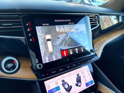 Used 2024 Jeep Grand Wagoneer L Series III image 21