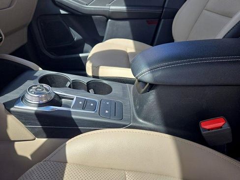 Certified 2022 Ford Escape SEL AWD/4WD image 22