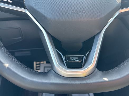 Certified 2022 Volkswagen Tiguan SEL R-Line image 51