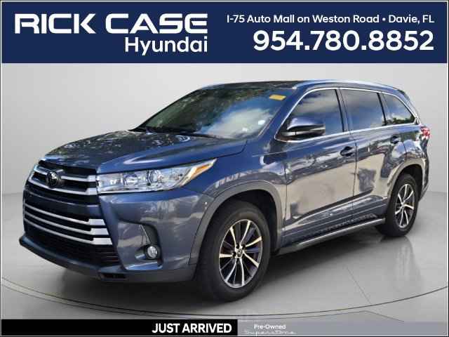 Used 2018 Toyota Highlander XLE FWD image 1